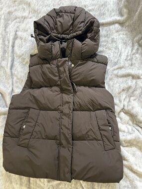 Ardene Quilted Hooded Vest in Dark Brown